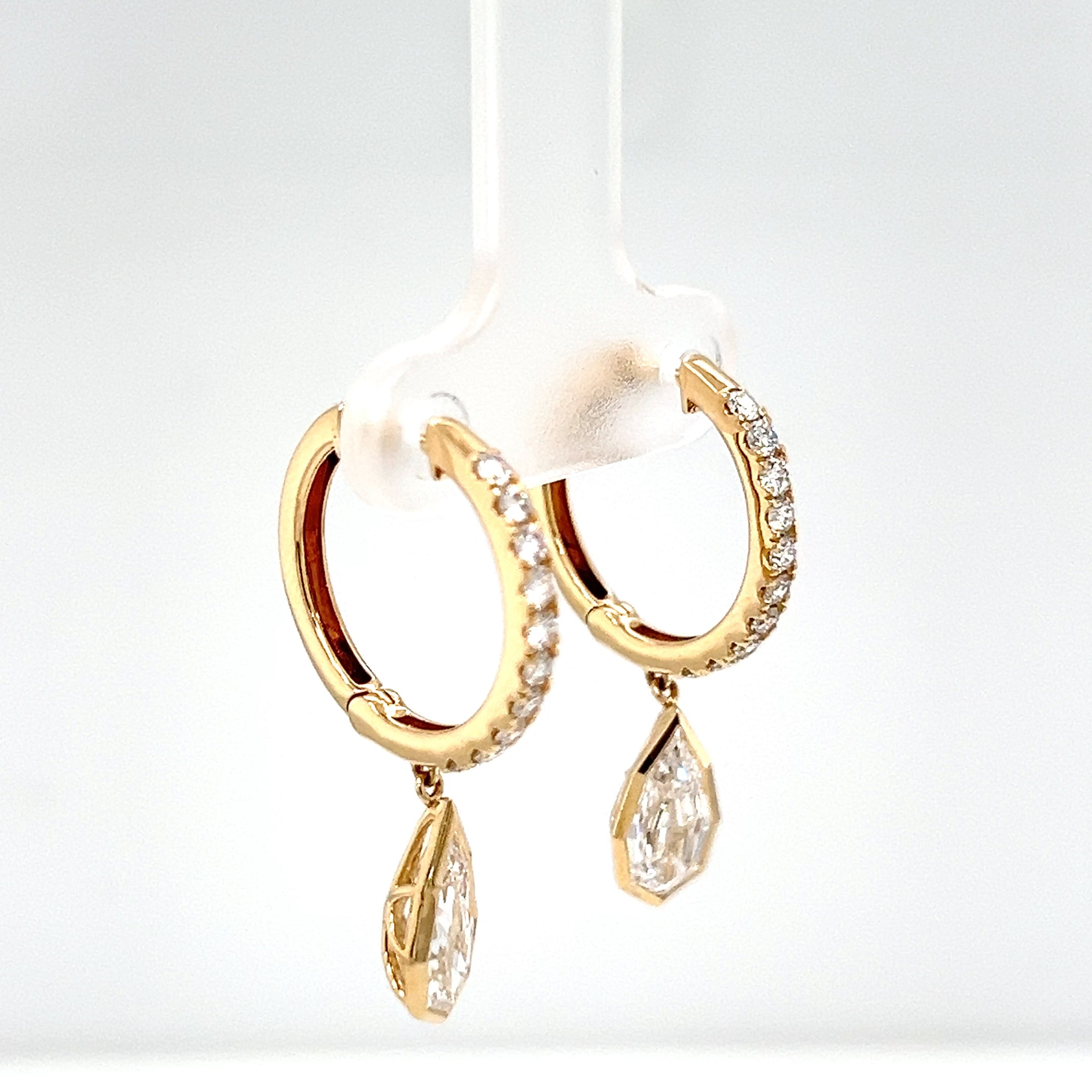 Lab Grown Diamond Earrings CLASSIC GROWN Made of 14 Karat Yellow