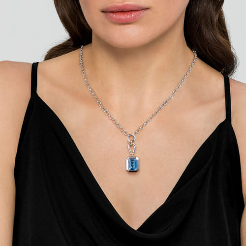 14 KARAT YELLOW GOLD AND STERLING SILVER BUJUKAN BLUE TOPAZ PENDANT NECKLACE