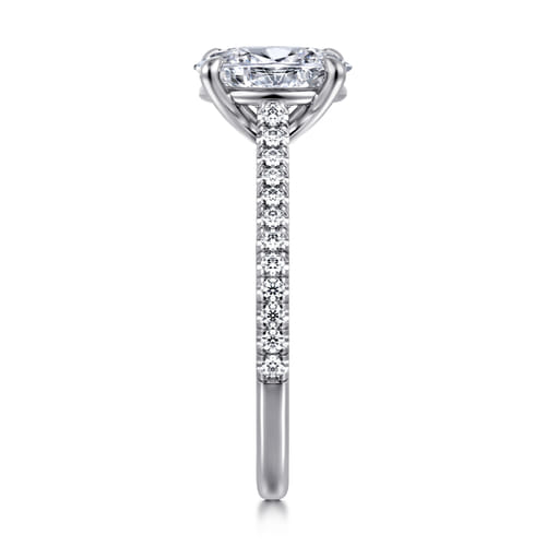 14 KARAT WHITE GOLD OVAL DIAMOND ENGAGEMENT RING