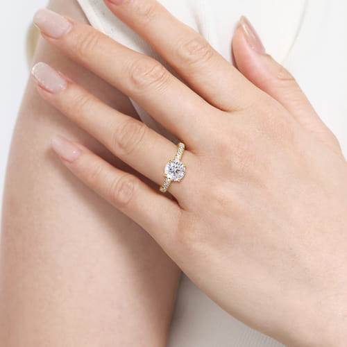 14 KARAT YELLOW GOLD ROUND DIAMOND ENGAGEMENT RING