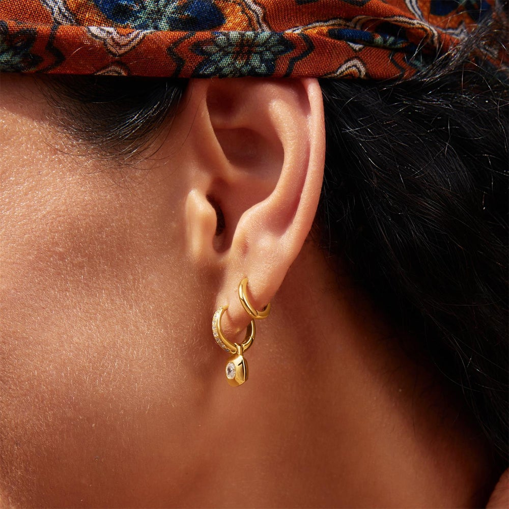 GOLD MEDIUM BEZEL-SET HUGGIE HOOP EARRINGS