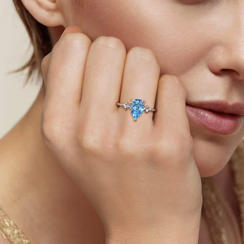 STERLING SILVER PEAR BLUE TOPAZ BUJUKAN RING