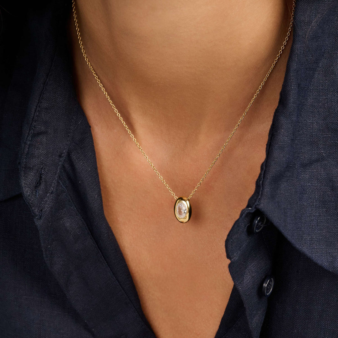 OVAL SPARKLE NECKLACE
