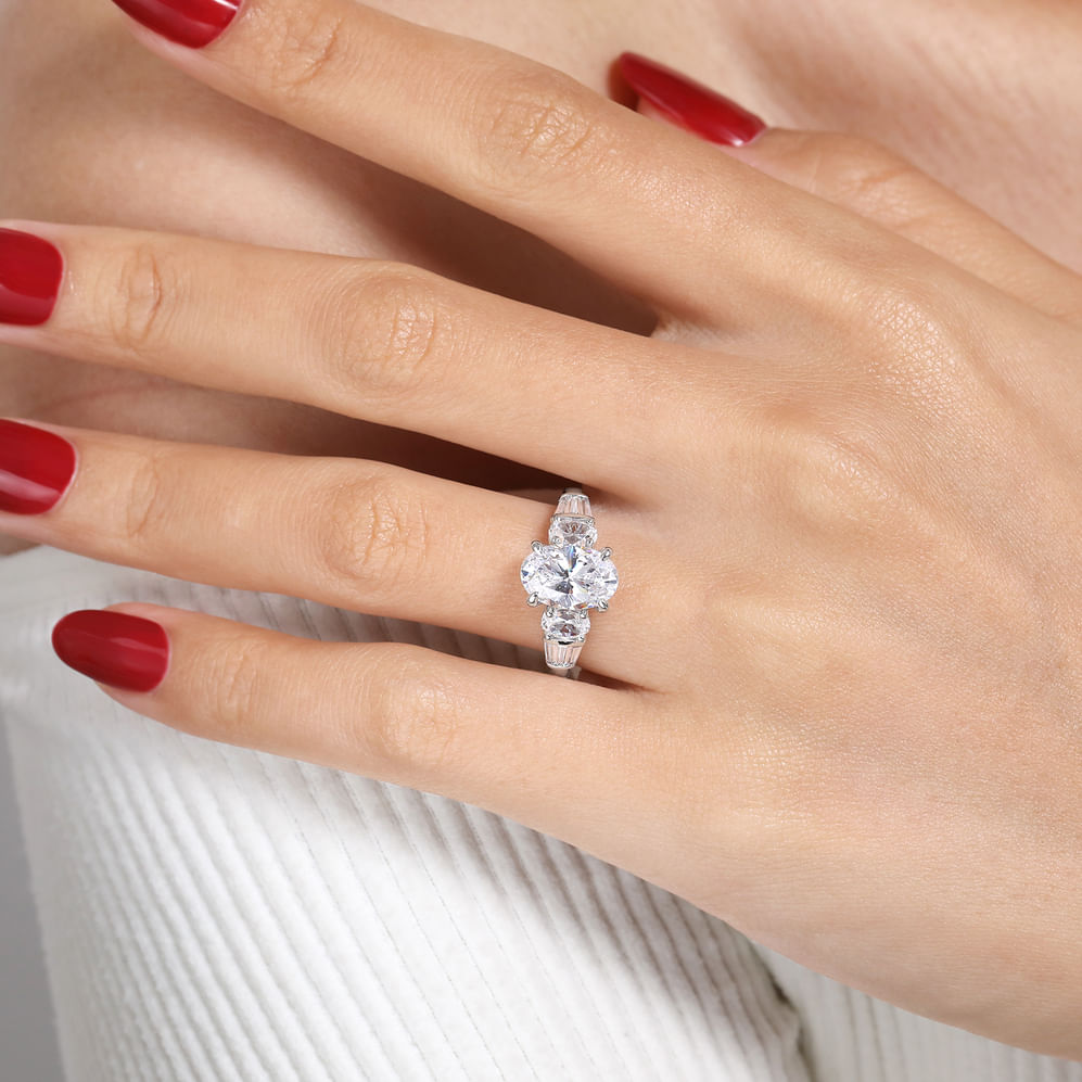 DIAMOND ENGAGEMENT RING