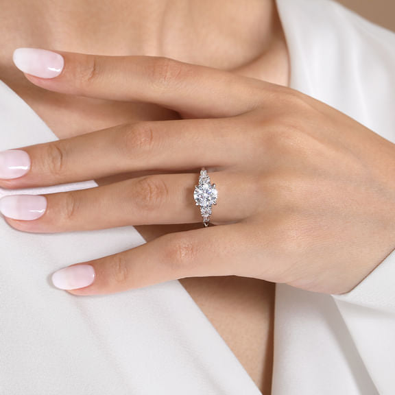 DIAMOND ENGAGEMENT RING