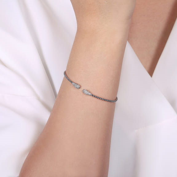 Lady's Bracelet 14 Karat White