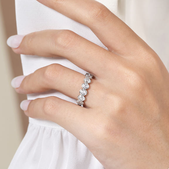 DIAMOND WEDDING BAND