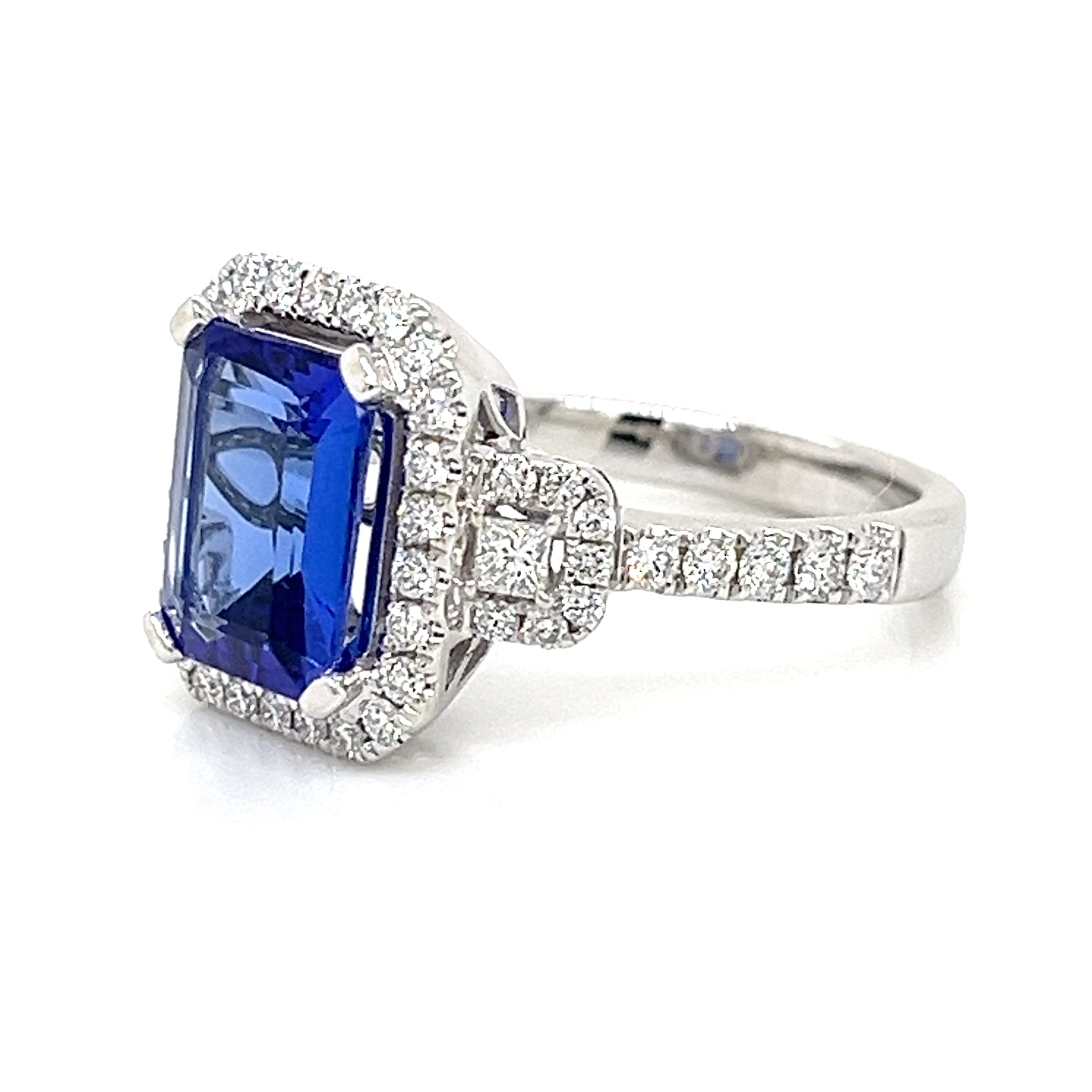 TANZANITE AND DIAMOND RING