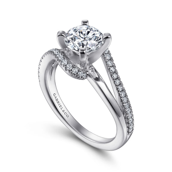 DIAMOND ENGAGEMENT RING