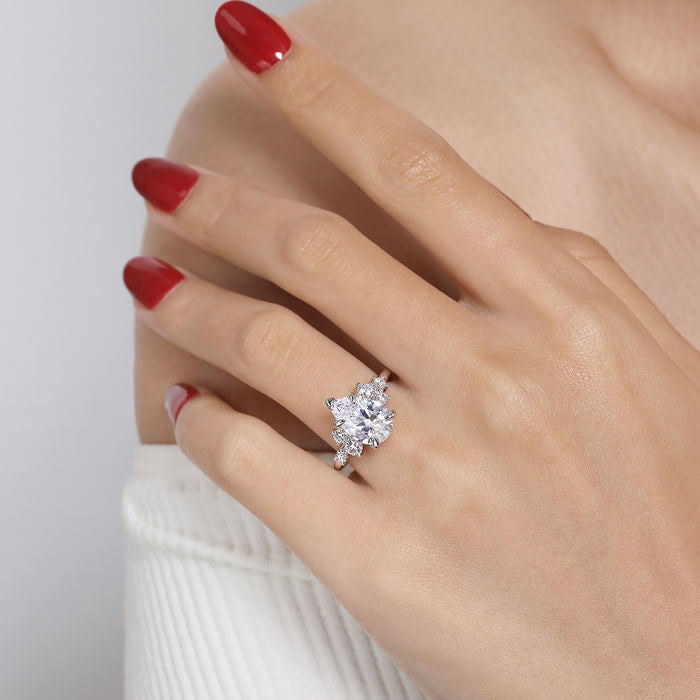 DIAMOND ENGAGEMENT RING