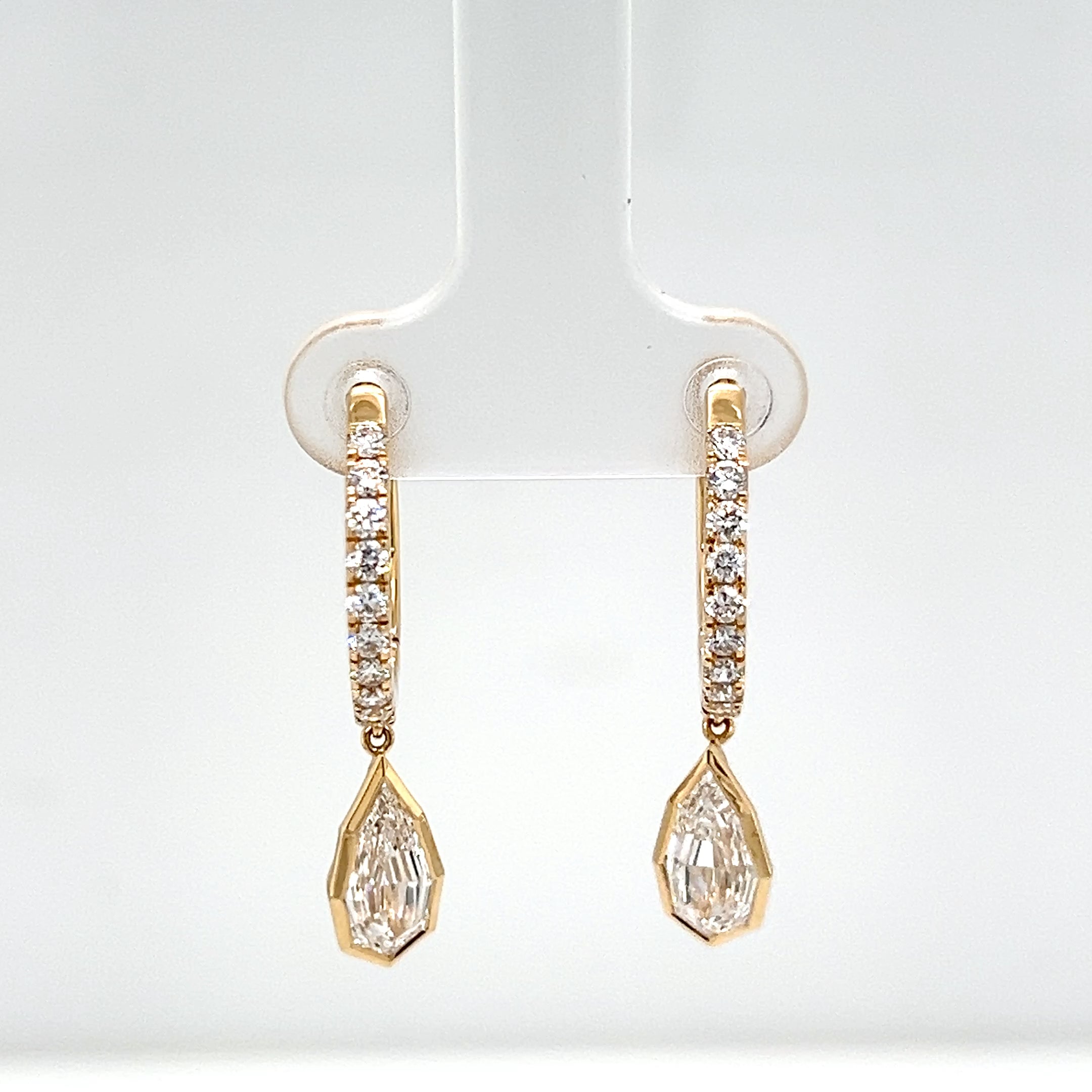 Lab Grown Diamond Earrings CLASSIC GROWN Made of 14 Karat Yellow