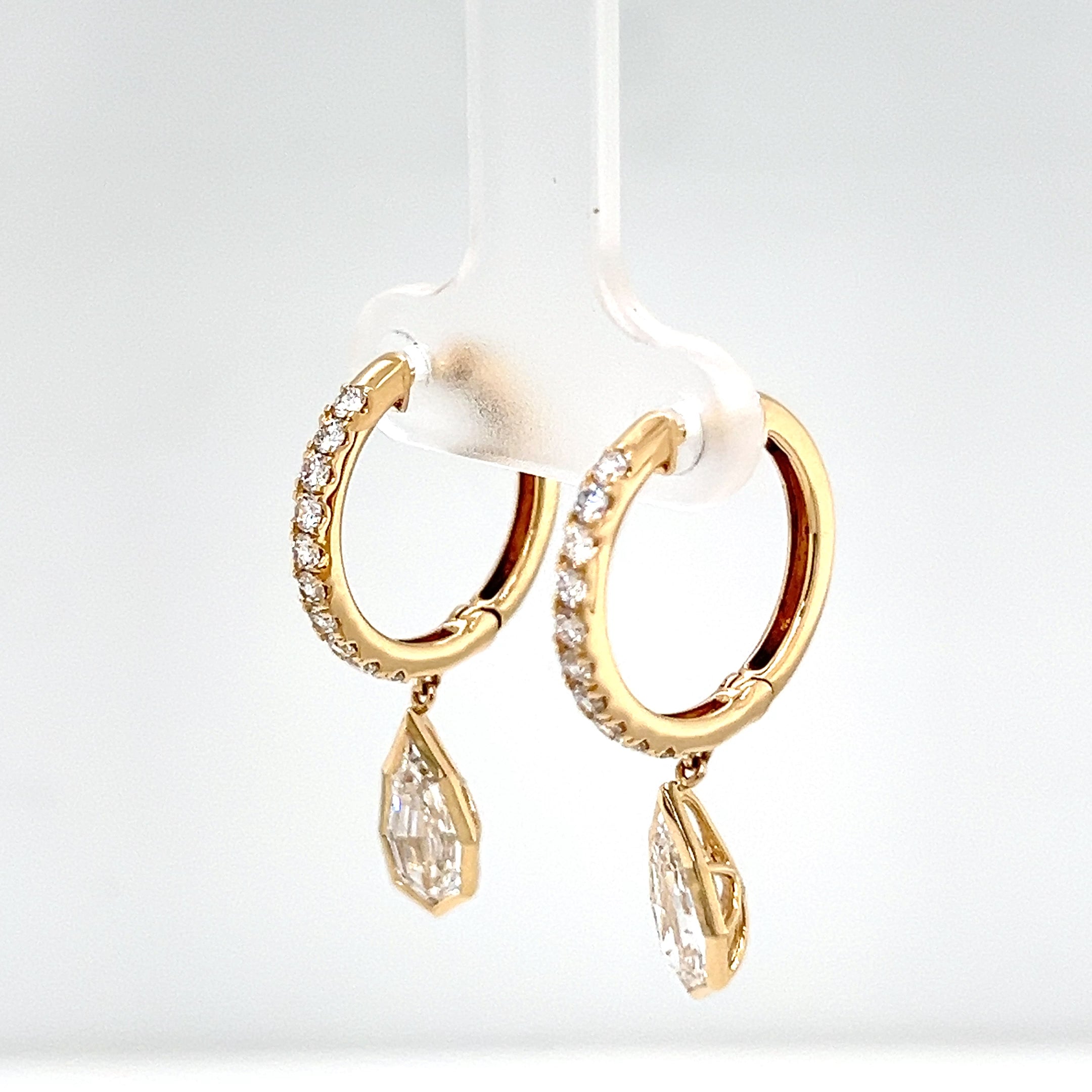 Lab Grown Diamond Earrings CLASSIC GROWN Made of 14 Karat Yellow