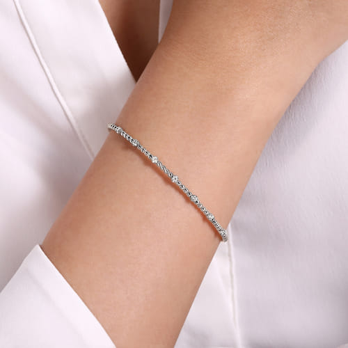 14 KARAT WHITE GOLD DIAMOND BANGLE