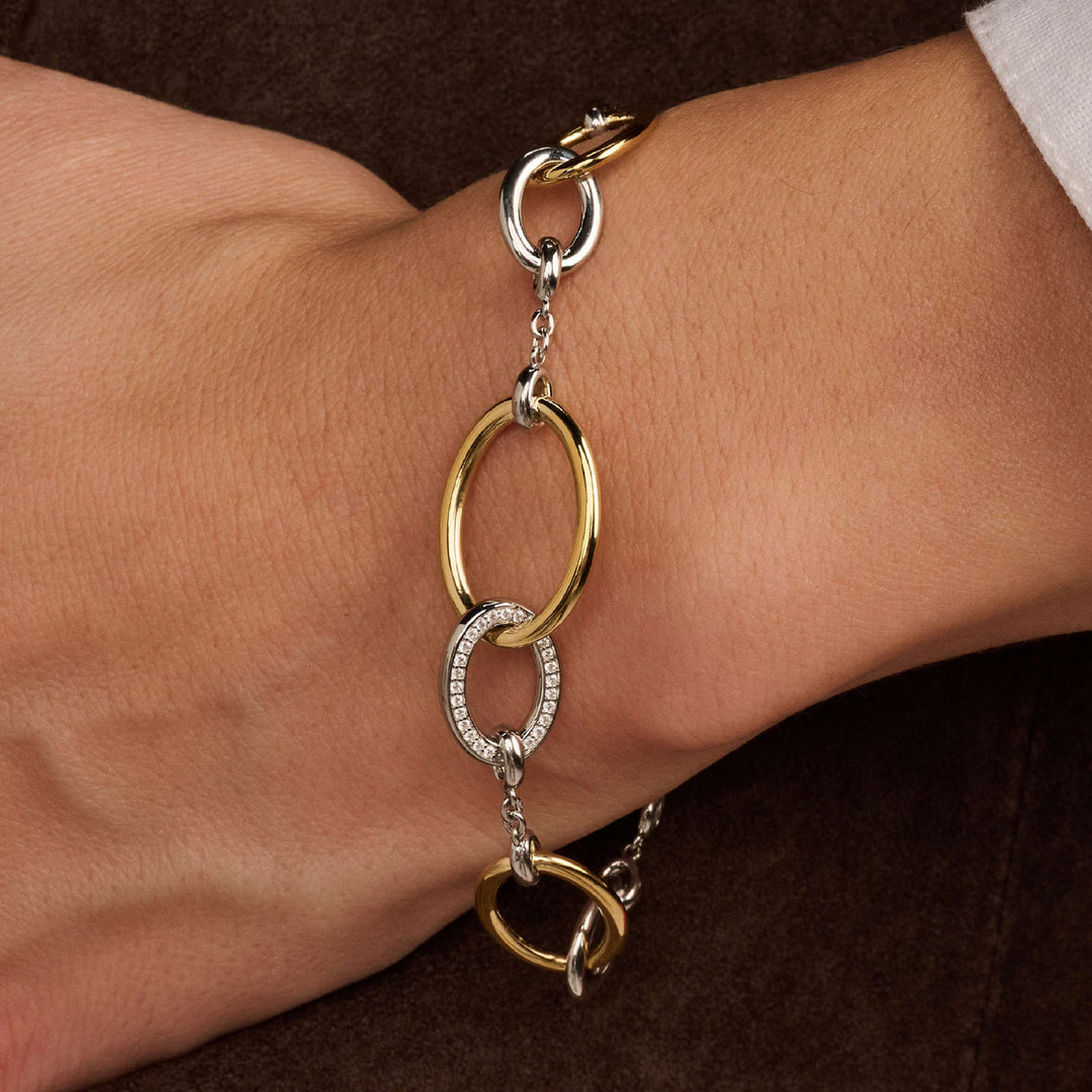 CONNECTED CIRCLE BRACELET