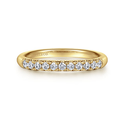 14 KARAT YELLOW GOLD 11 STONE FRENCH PAVE DIAMOND WEDDING BAND