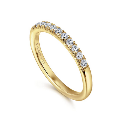 14 KARAT YELLOW GOLD 11 STONE FRENCH PAVE DIAMOND WEDDING BAND