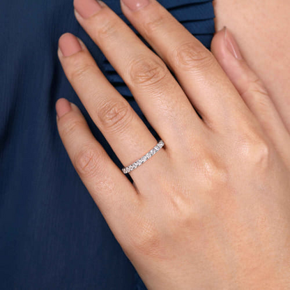 14 KARAT WHITE GOLD SHARED PRONG SET DIAMOND WEDDING BAND