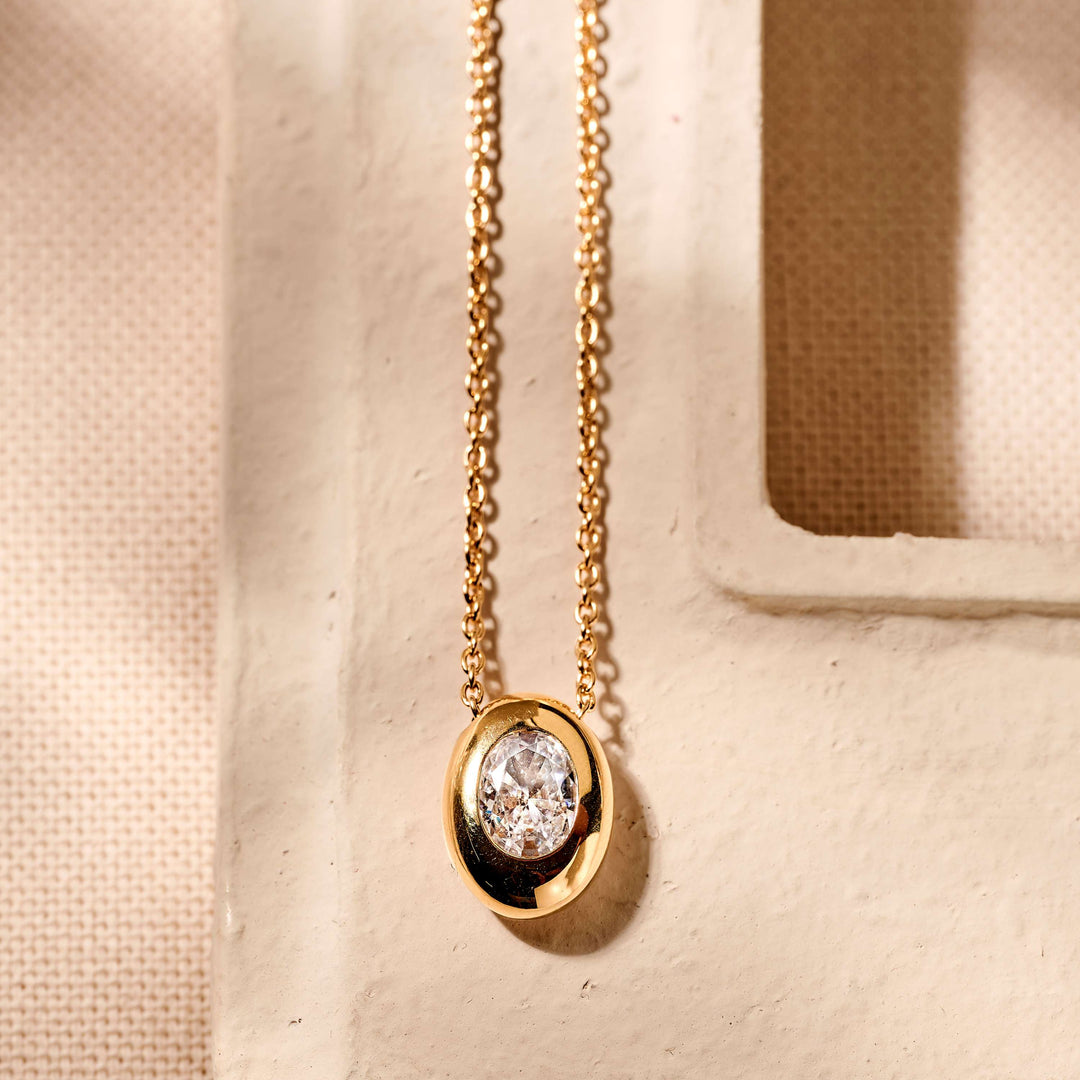 OVAL SPARKLE NECKLACE