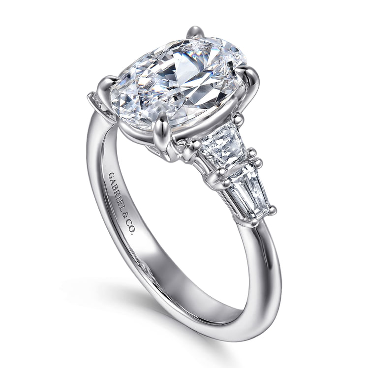 DIAMOND ENGAGEMENT RING