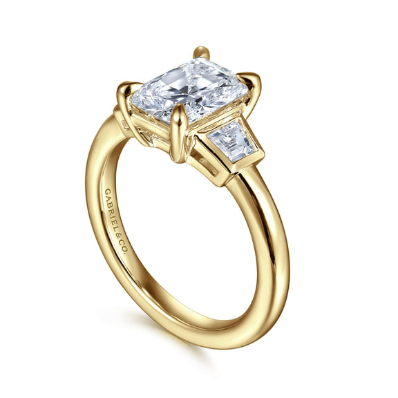 DIAMOND ENGAGEMENT RING