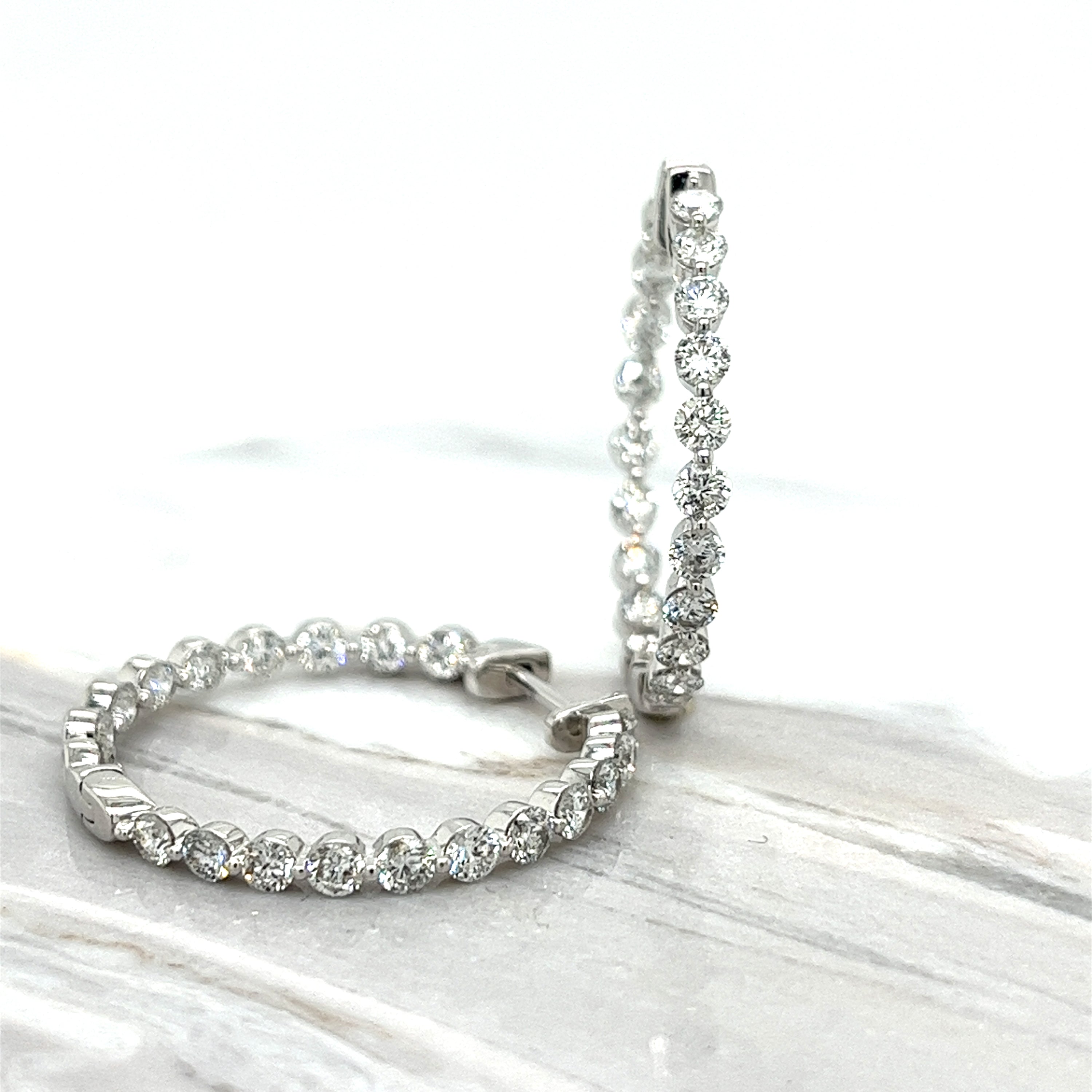 14 KARAT WHITE GOLD DIAMOND HUGGIES