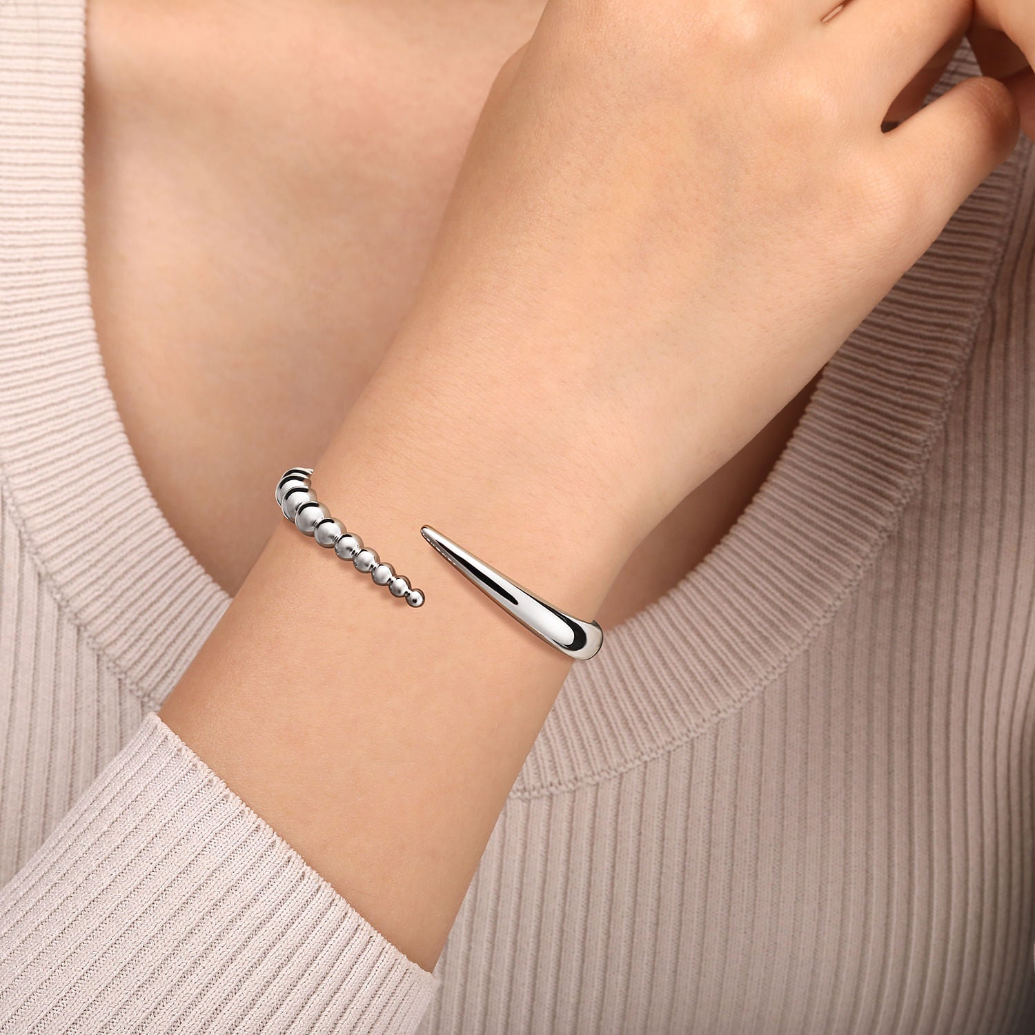 STERLING SILVER BUJUKAN BYPASS BANGLE