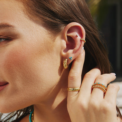 GOLD BOLD TEXTURE MEDIUM HUGGIE HOOP EARRINGS