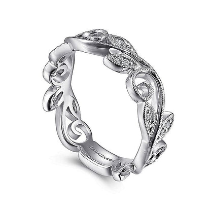 14KW DIAMOND FLORAL RING