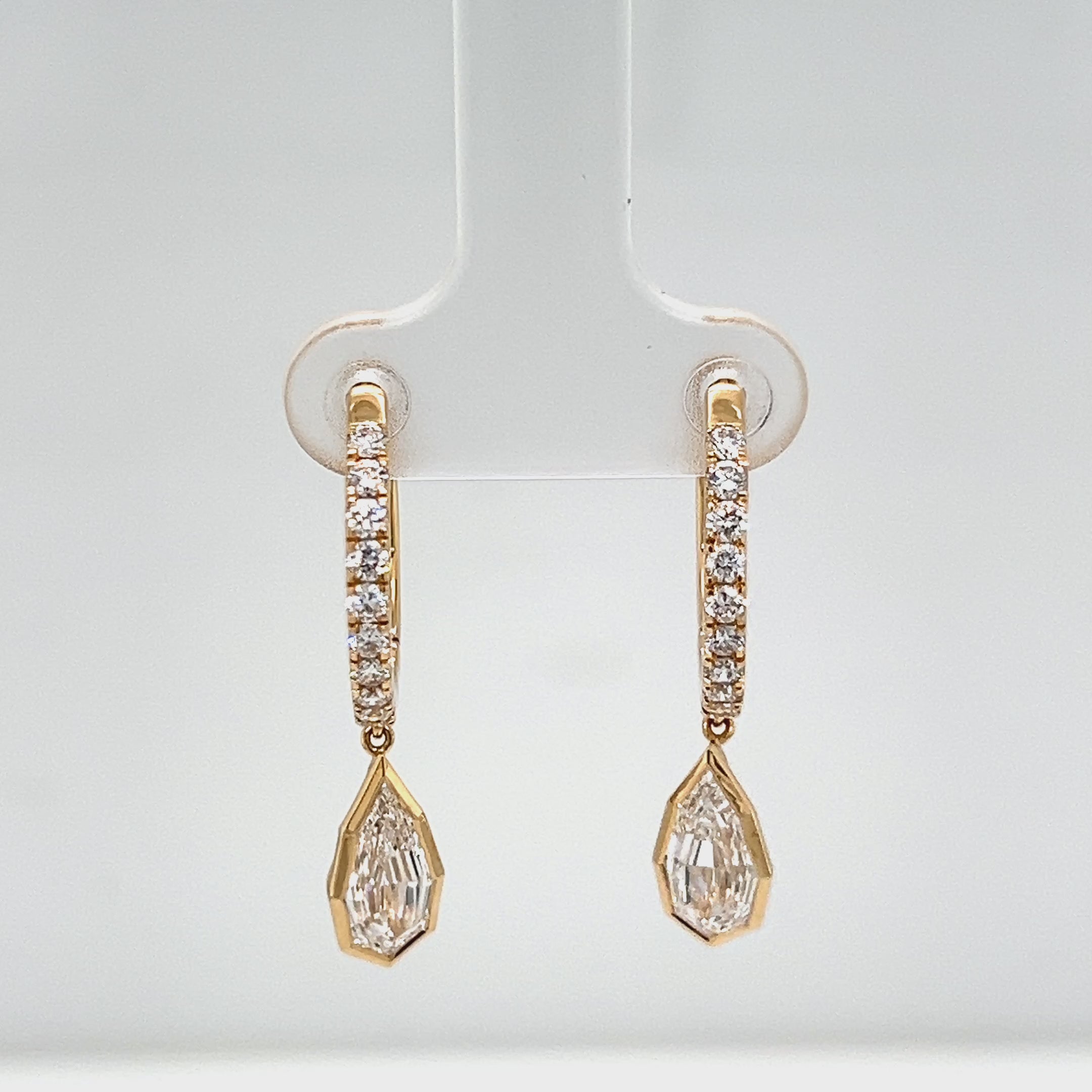 Lab Grown Diamond Earrings CLASSIC GROWN Made of 14 Karat Yellow