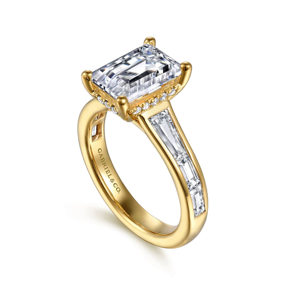 DIAMOND ENGAGEMENT RING
