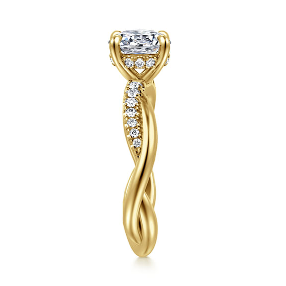 DIAMOND ENGAGEMENT RING